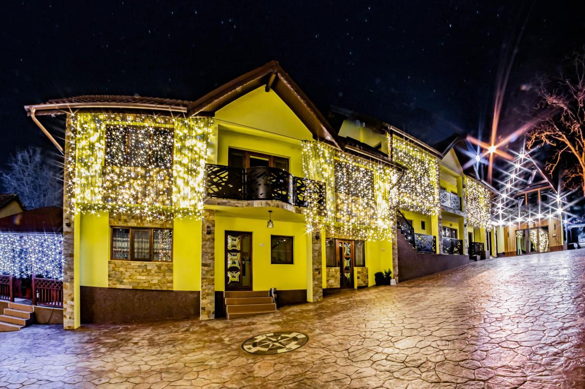 Pensiunea Mihaela-Transalpina Новачі-Страіні Екстер'єр фото